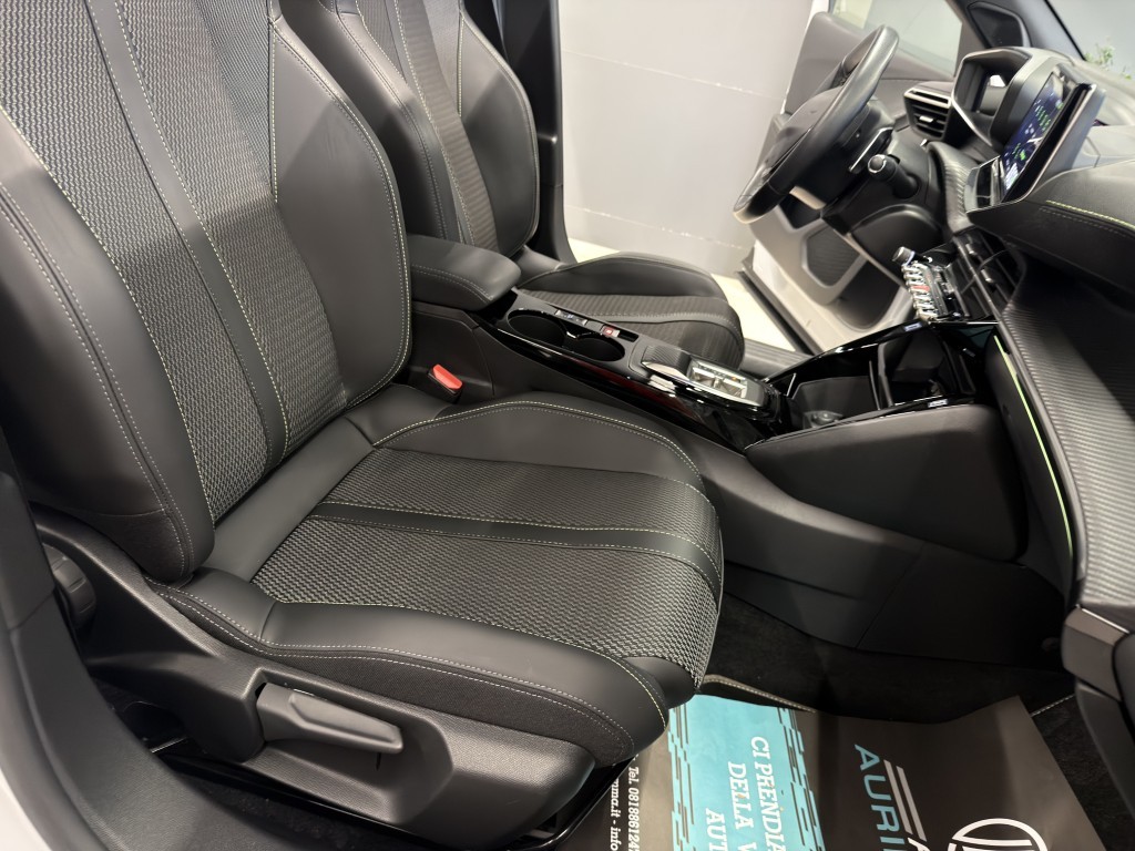 PEUGEOT 2008 1500 BLUEHDI 130 CV EAT8 GT